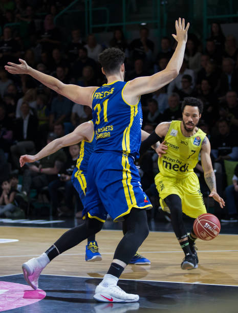 中后卫与边 中后卫与边